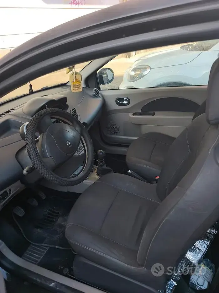 Usata Renault Twingo 58 CV (42 kW) 2007 Nero Utilitaria