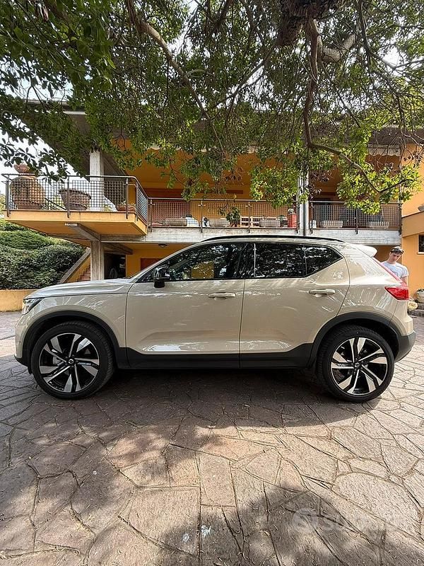Usata Volvo XC40 163 CV (119 kW) 2025 Bianco SUV