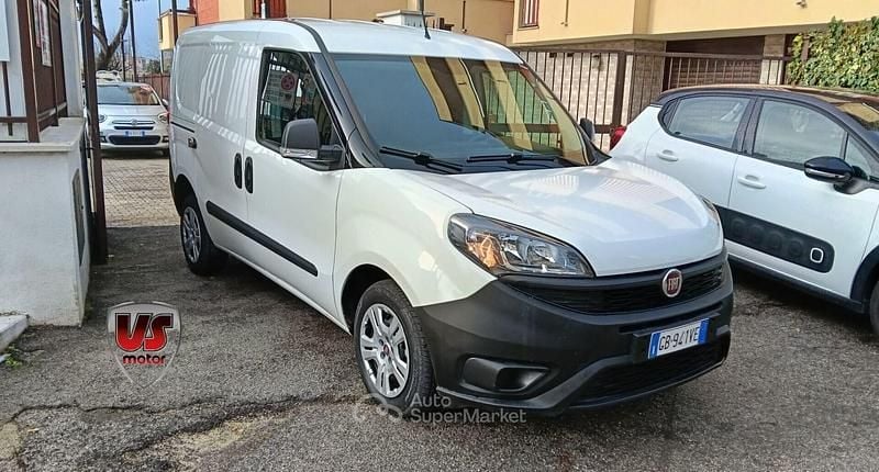 Usata Fiat Doblò 105 CV (77 kW) 2020 Bianco Monovolume