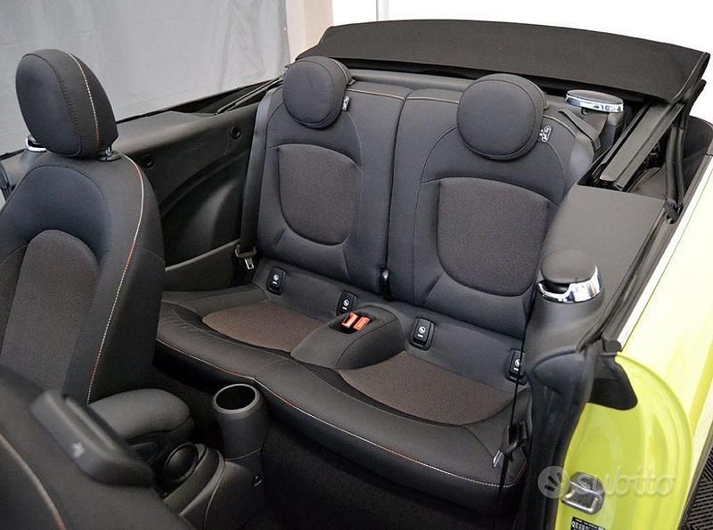 Usata Mini Cooper Cabriolet Essential 136 CV (100 kW) 2022 Zesty yellow Cabrio