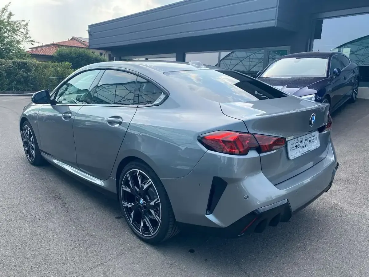 Usata BMW 220 Performance 156 CV (114 kW) 2025 Grigio Coupé