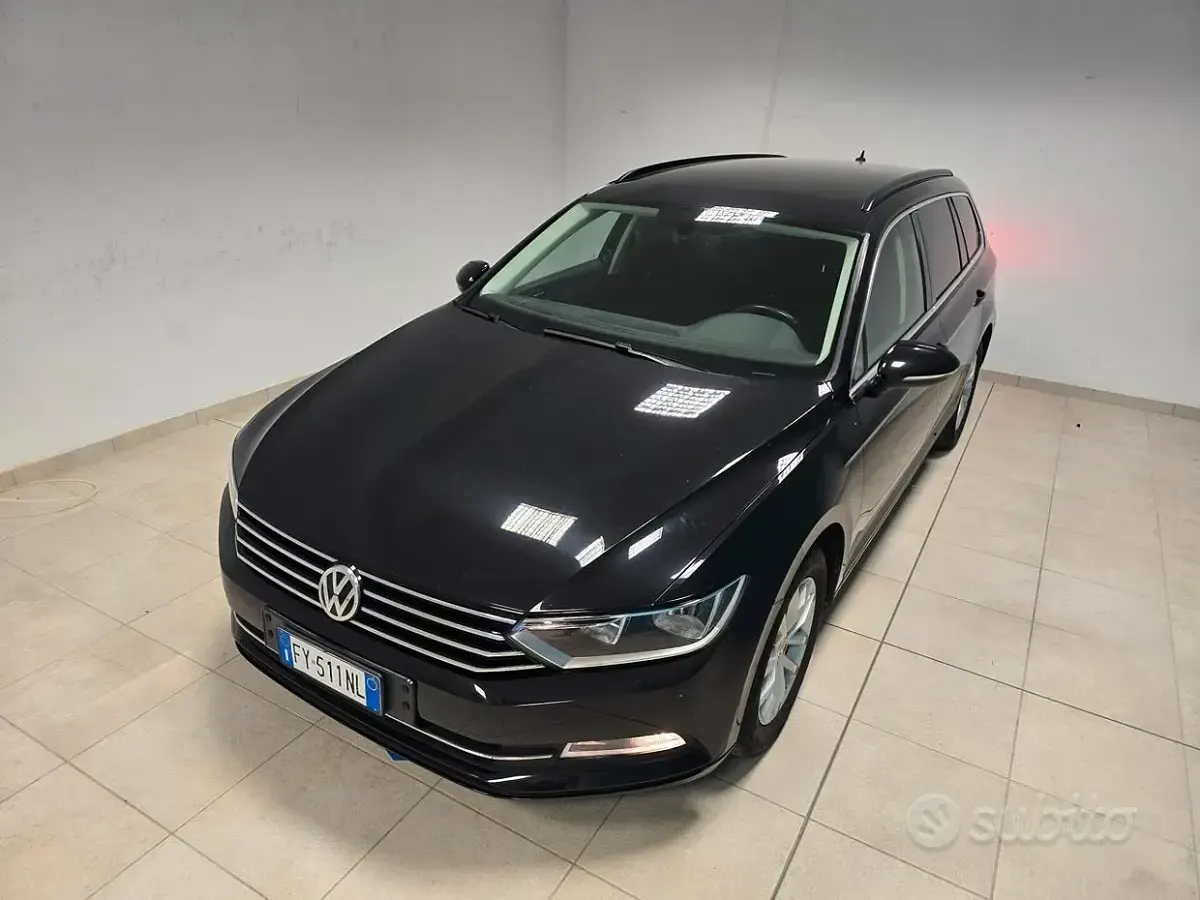 Usata VW Passat Comfortline 120 CV (88 kW) 2016 Nero Station wagon
