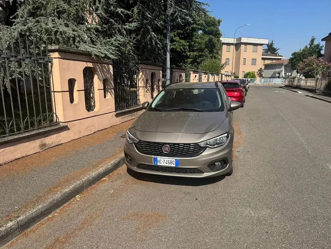 Usata Fiat Tipo Lounge 120 CV (88 kW) 2017 Beige Station wagon