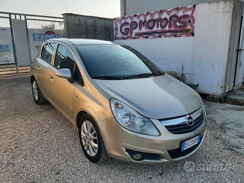 Usata Opel Corsa 75 CV (55 kW) 2009 Utilitaria