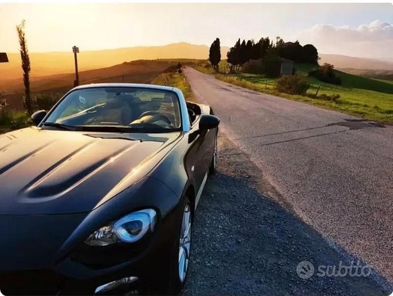 Usata Fiat 124 Lusso 140 CV (102 kW) 2017 Nero Cabrio