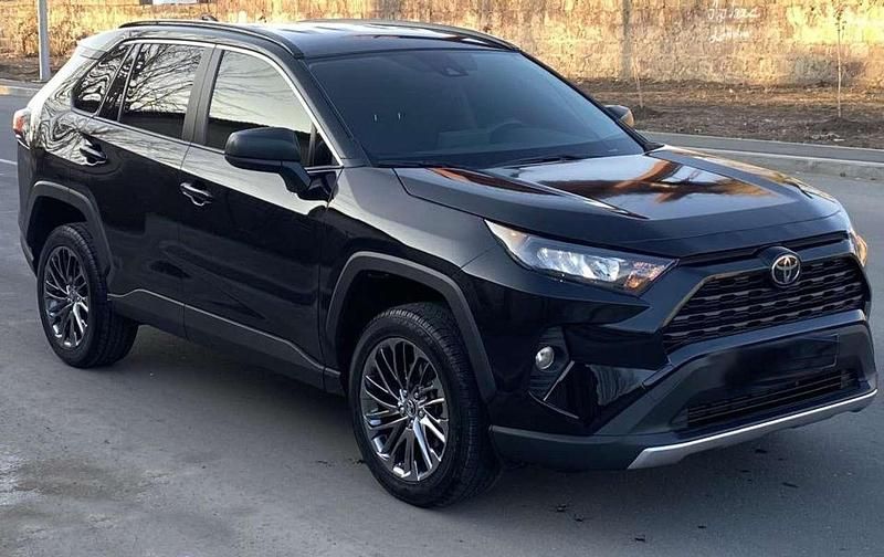 Nero Usata 2022 Toyota RAV4 Hybrid Active SUV | 19.500 € (Buon prezzo) - Immagine 1/1