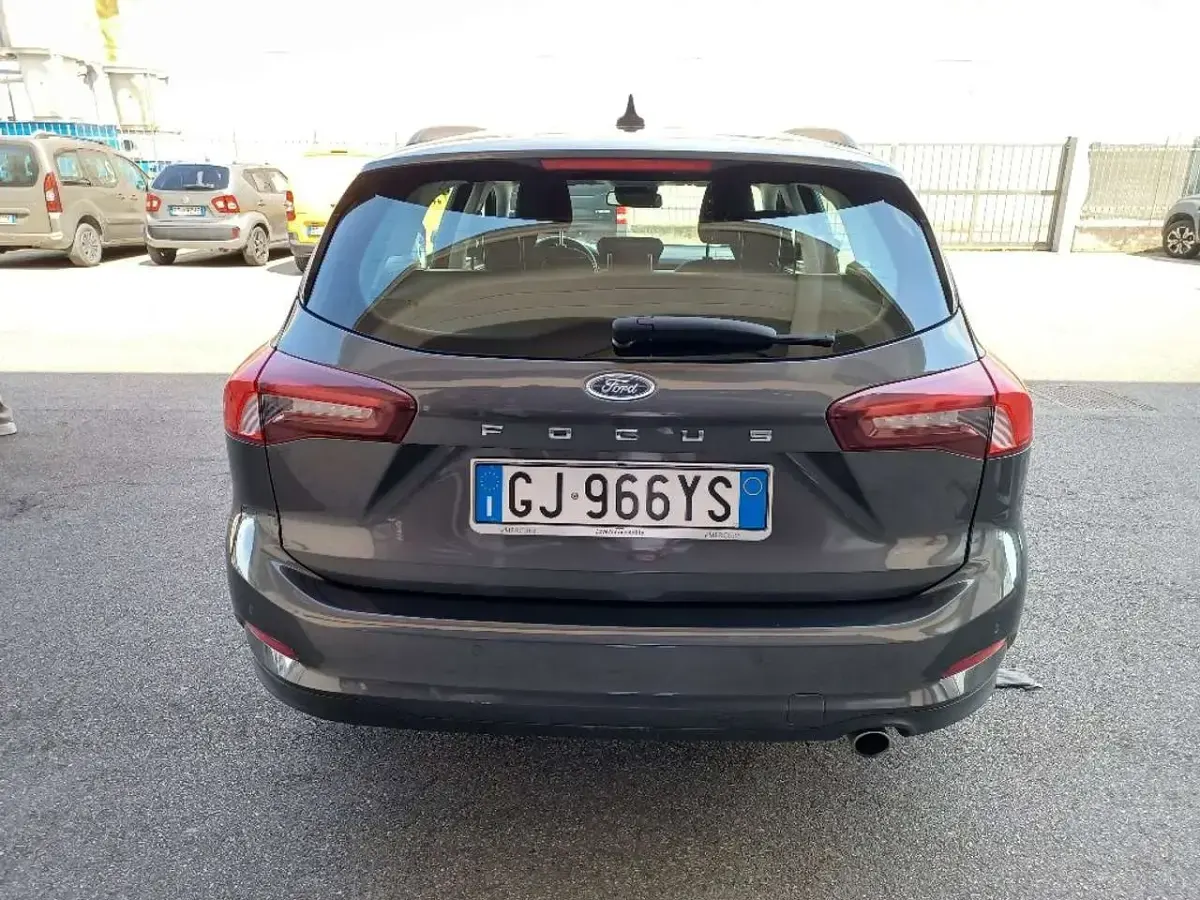 Usata Ford Focus Business Edition 120 CV (88 kW) 2022 Grigio Station wagon