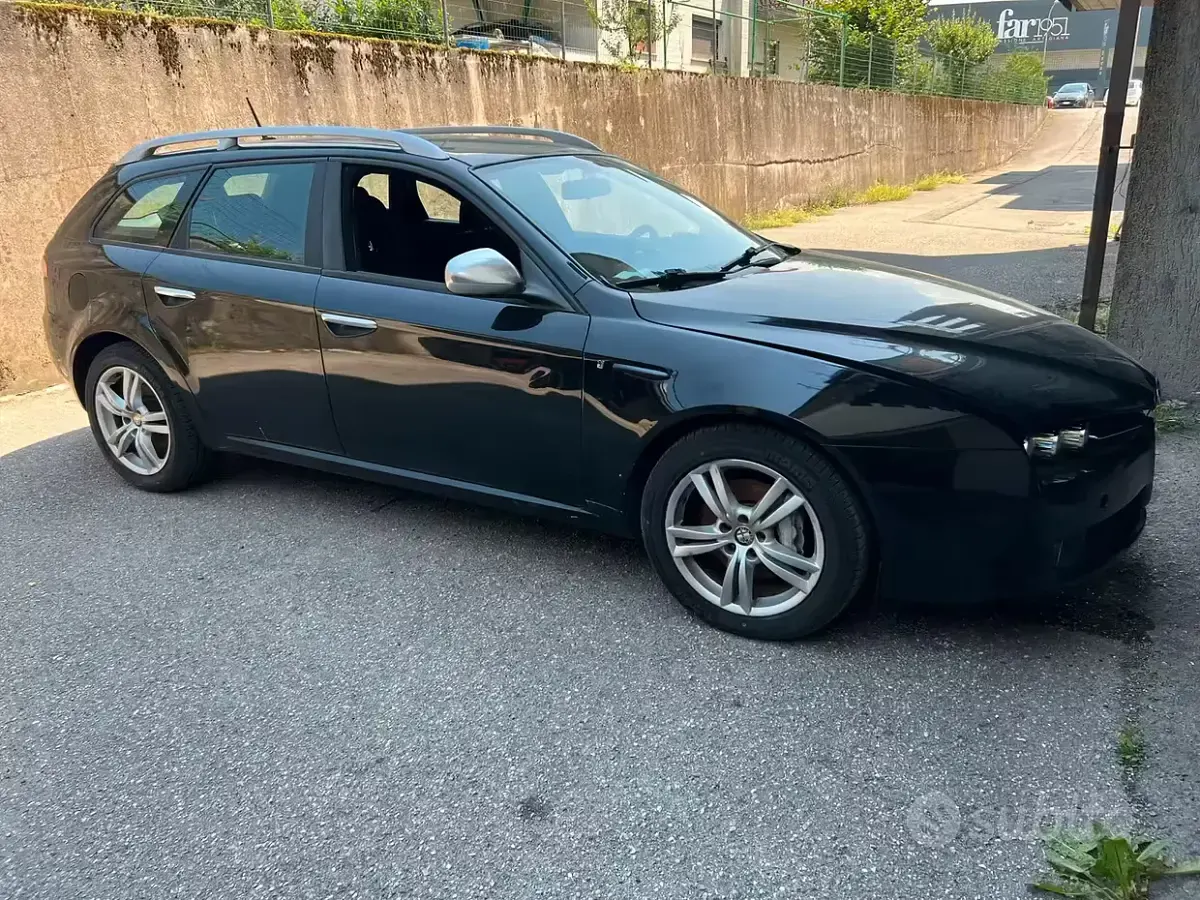 Usata Alfa Romeo 159 Super 136 CV (100 kW) 2011 Nero Station wagon
