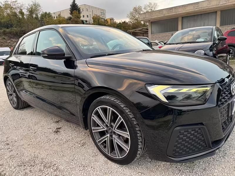Usata Audi A1 Admired 110 CV (80 kW) 2022 Nero SUV