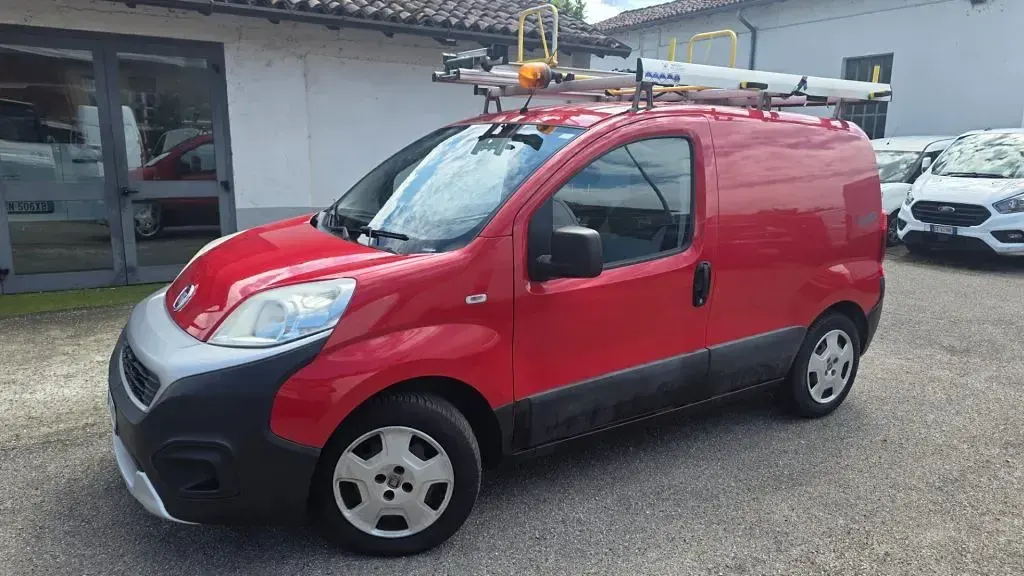 Usata Fiat Fiorino 95 CV (69 kW) 2017 Rosso / pastello Monovolume