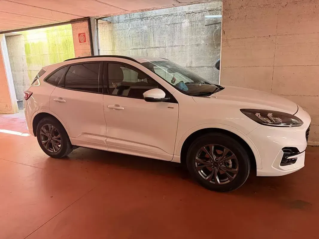 Usata Ford Kuga ST-Line X 152 CV (111 kW) 2023 SUV