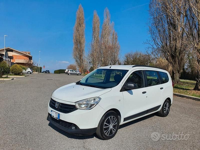 Usata Dacia Lodgy 90 CV (66 kW) 2017 Bianco Monovolume