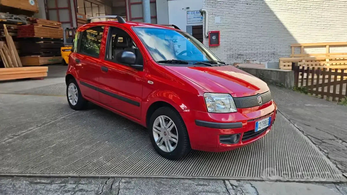 Usata Fiat Panda Emotion 69 CV (50 kW) 2012 Rosso Utilitaria