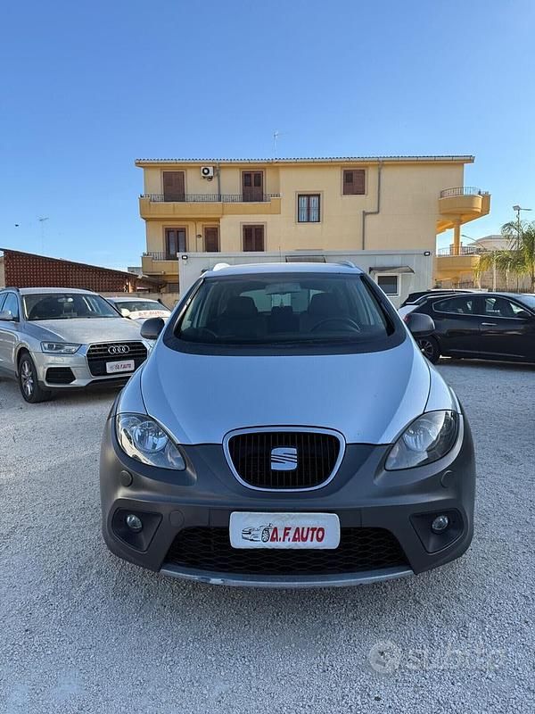 Usado Seat Altea 170 CV (125 kW) 2007 Gris Monovolumen