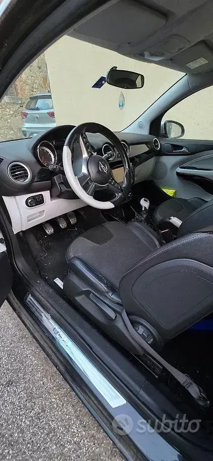 Usata Opel Adam 69 CV (50 kW) 2014 Utilitaria