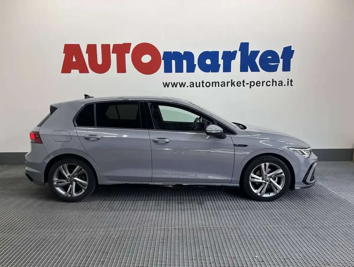 Usata VW Golf VIII R-line 150 CV (110 kW) 2023 Grigio Berlina