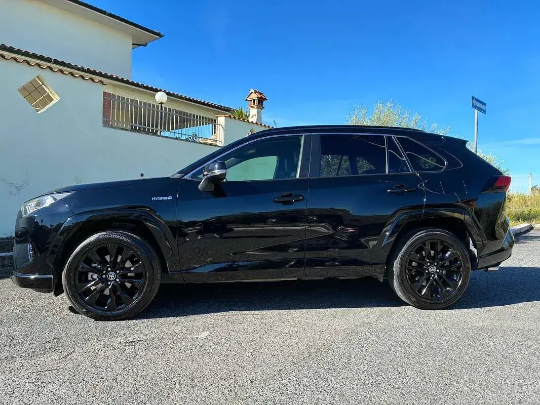 Usata Toyota RAV4 Hybrid Edition 178 CV (130 kW) 2021 Nero SUV