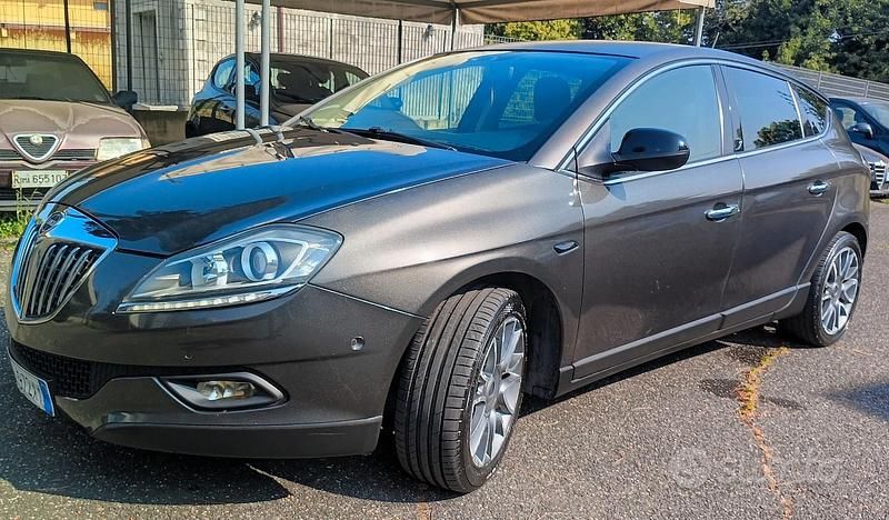 Grigio Usata 2010 Lancia Delta Due volumi | 5500 € (Buon prezzo) - Immagine 1/4