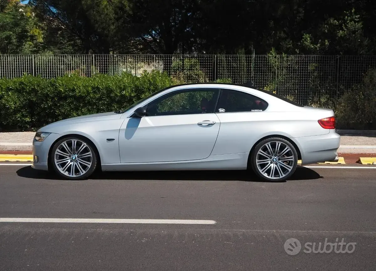 Usata BMW 325 Efficient Dynamics 218 CV (160 kW) 2006 Grigio Coupé