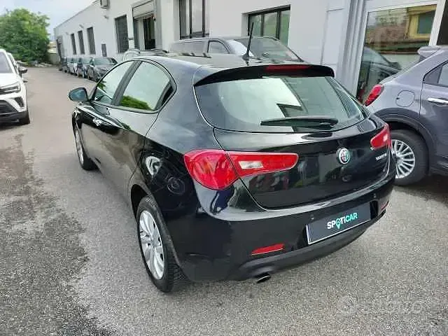 Usata Alfa Romeo Giulietta 120 CV (88 kW) 2017 Nero Utilitaria