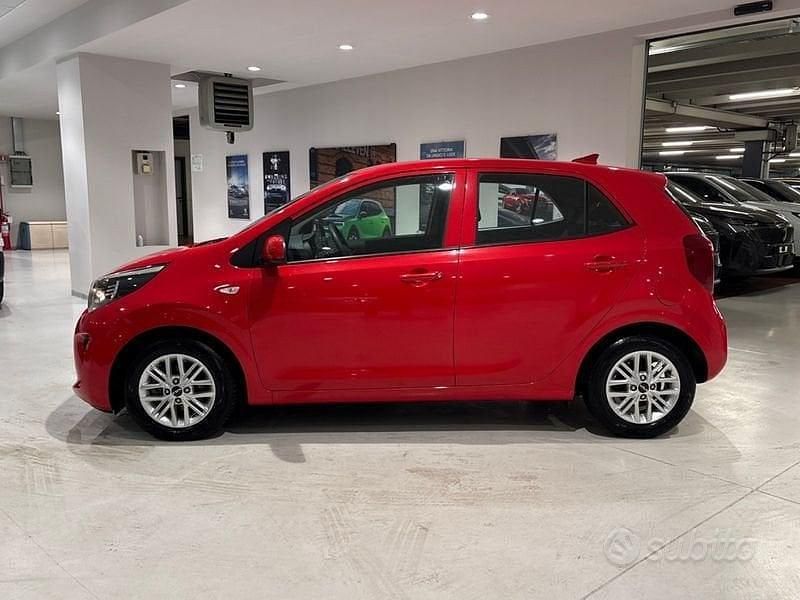 Usata Kia Picanto Urban 67 CV (49 kW) 2023 Rosso Utilitaria