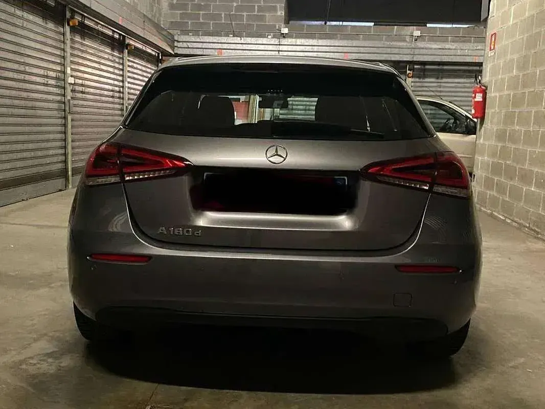 Usata Mercedes A180 Premium 116 CV (85 kW) 2019 Grigio Berlina