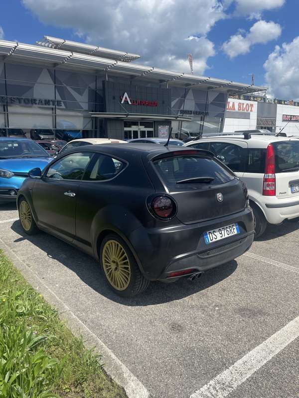 Nero Usata 2009 Alfa Romeo MiTo Distinctive Due volumi | 5000 € (Buon prezzo) - Immagine 1/4