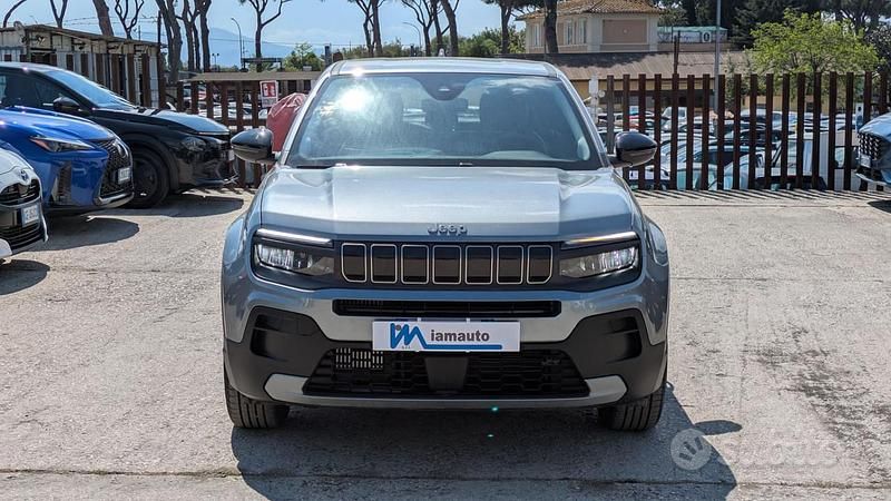 Usata Jeep Avenger Longitude 101 CV (74 kW) 2025 Grigio SUV