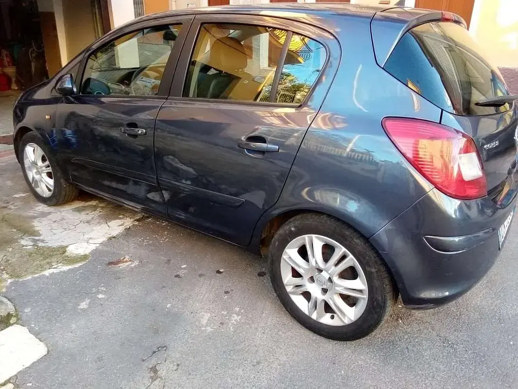 Usata Opel Corsa 75 CV (55 kW) 2008 Argento Utilitaria