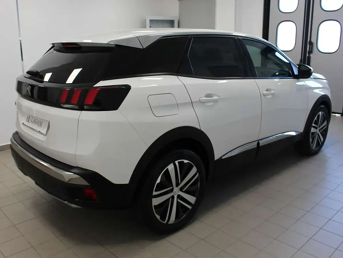Usata Peugeot 3008 Active 131 CV (96 kW) 2018 Bianco SUV