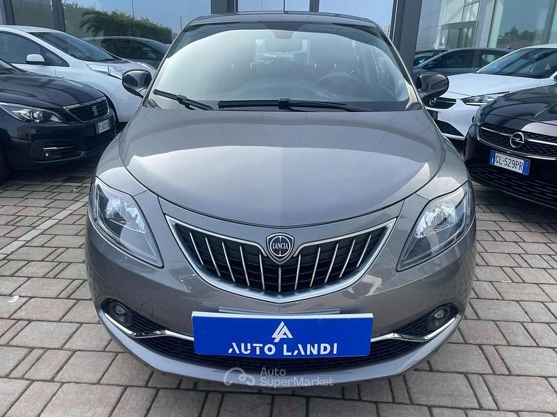 Usata Lancia Ypsilon Gold 69 CV (50 kW) 2022 Gray Utilitaria