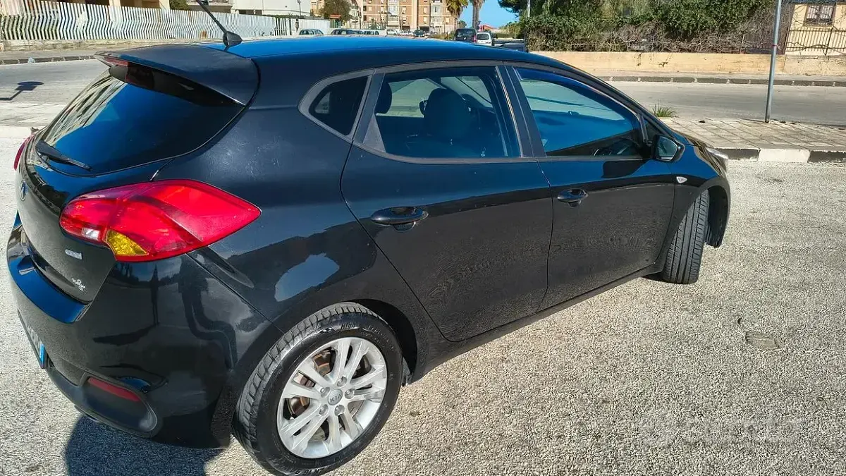 Usata Kia Ceed 110 CV (80 kW) 2013 Nero Utilitaria