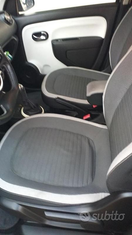 Usata Renault Twingo SE 69 CV (50 kW) 2015 Nero Utilitaria