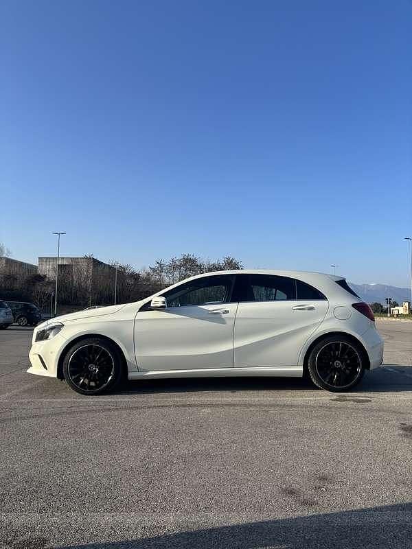 Usata Mercedes A180 109 CV (80 kW) 2018 Berlina