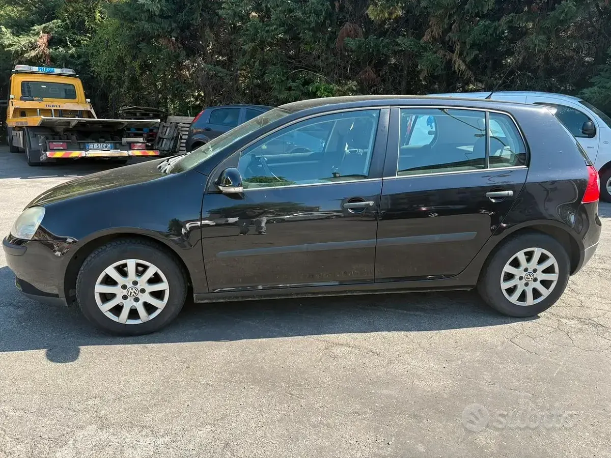 Usata VW Golf VI 105 CV (77 kW) 2008 Nero Utilitaria