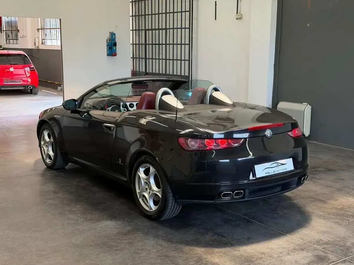 Usata Alfa Romeo Spider Exclusive 200 CV (147 kW) 2008 Nero Cabrio