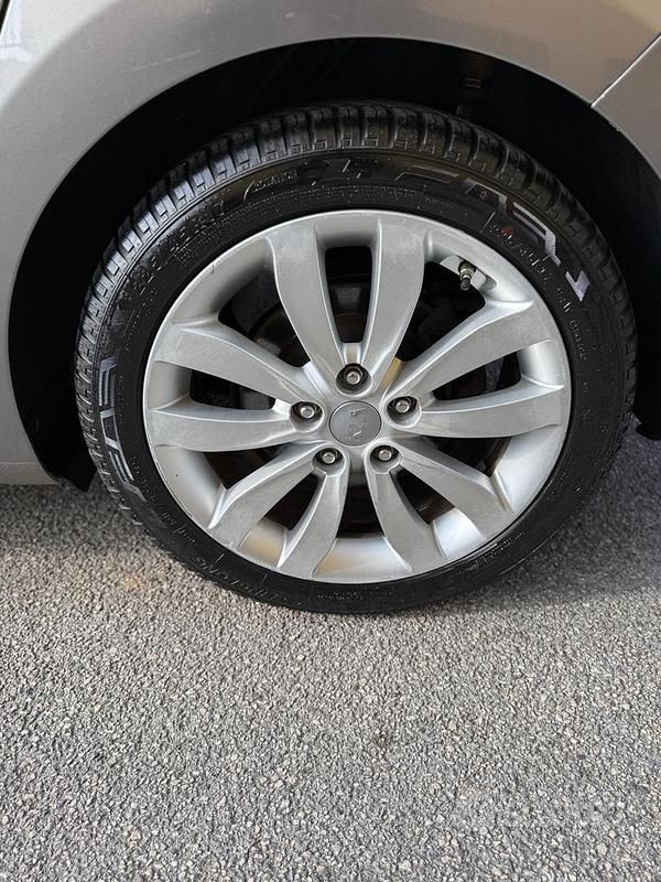 Usata Kia Carens 115 CV (84 kW) 2015 Beige Monovolume