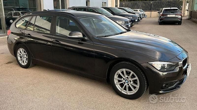 Usata BMW 318 150 CV (110 kW) 2016 Nero Station wagon