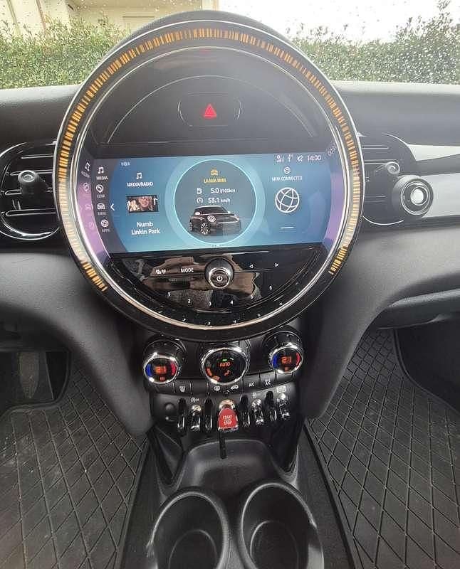 Usata Mini Cooper Classic 136 CV (100 kW) 2022 Argento Utilitaria