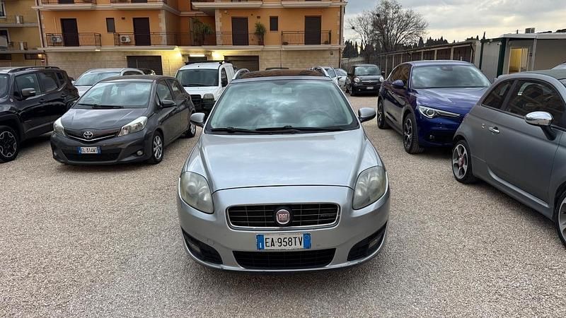 Usata Fiat Croma Emotion 149 CV (109 kW) 2010 Argento Station wagon