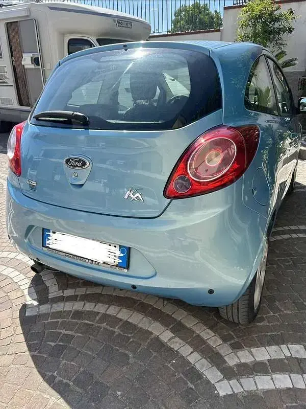 Usata Ford Ka 75 CV (55 kW) 2010 Bluazzurro Utilitaria