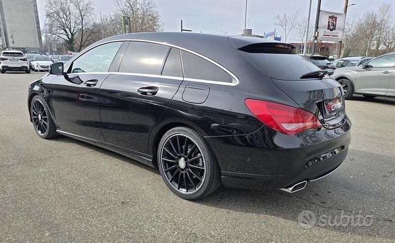 Usata Mercedes CLA200 Premium 135 CV (99 kW) 2016 Nero Station wagon
