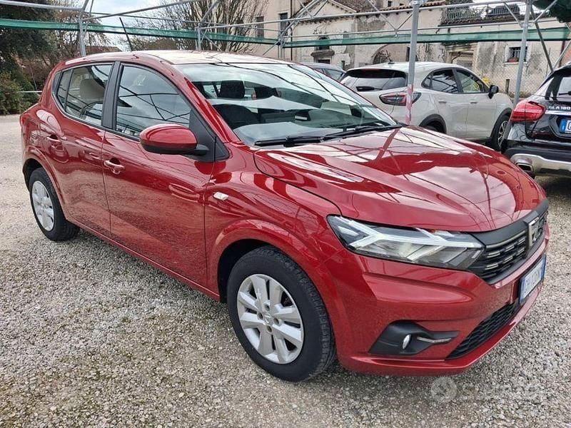 Usata Dacia Sandero Comfort 101 CV (74 kW) 2022 Bordeaux Berlina