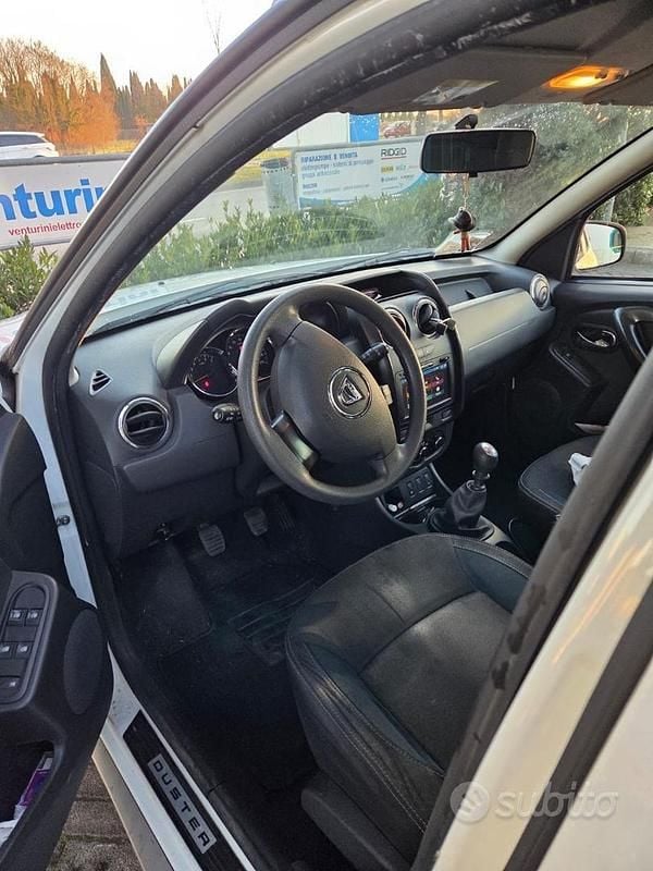 Usata Dacia Duster 110 CV (80 kW) 2015 Bianco SUV