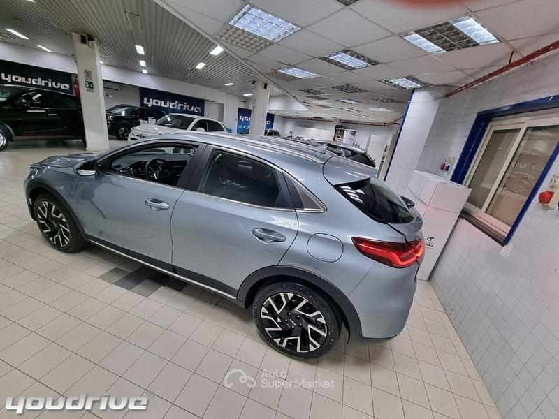 Nuevo Kia XCeed 116 CV (85 kW) 2026 Gris SUV