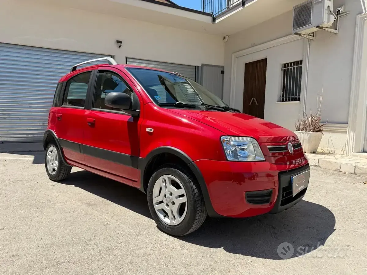 Usata Fiat Panda Climbing 60 CV (44 kW) 2010 Utilitaria