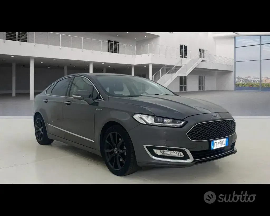 Usata Ford Mondeo Vignale 140 CV (102 kW) 2018 Grigio metallizzato Berlina