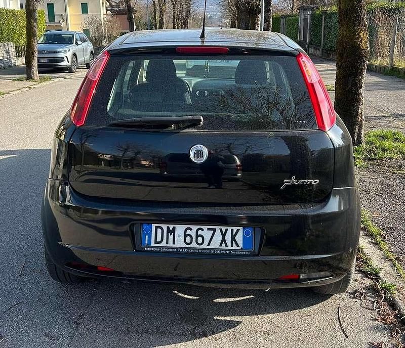 Usata Fiat Grande Punto Active 75 CV (55 kW) 2008 Nero Utilitaria
