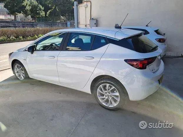 Usata Opel Astra Business 110 CV (80 kW) 2019 Bianco Berlina