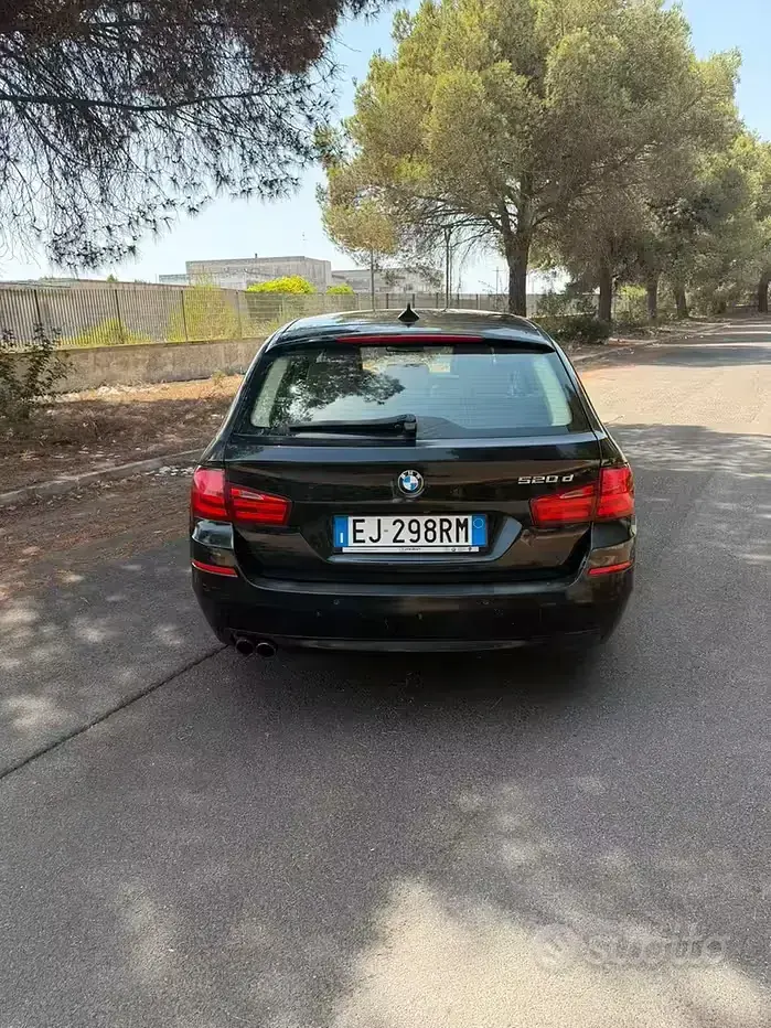 Usata BMW 520 184 CV (135 kW) 2012 Nero Station wagon